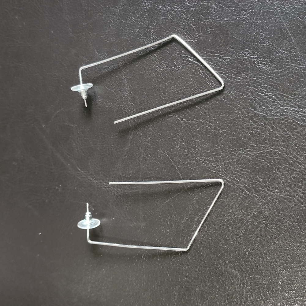Simple Wire Earrings